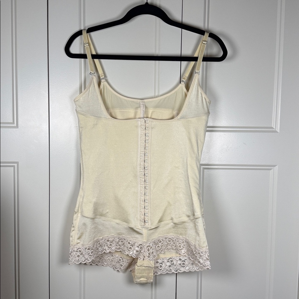 Vedette Shapewear Compression Corsetette Size 42 (2X) Nude Style 136